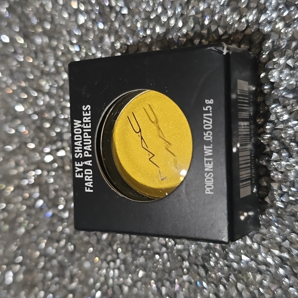 ❇️🧚‍♀️MEMORIES OF SPACE Mac Eyeshadow Single NWT - Picture 7 of 7